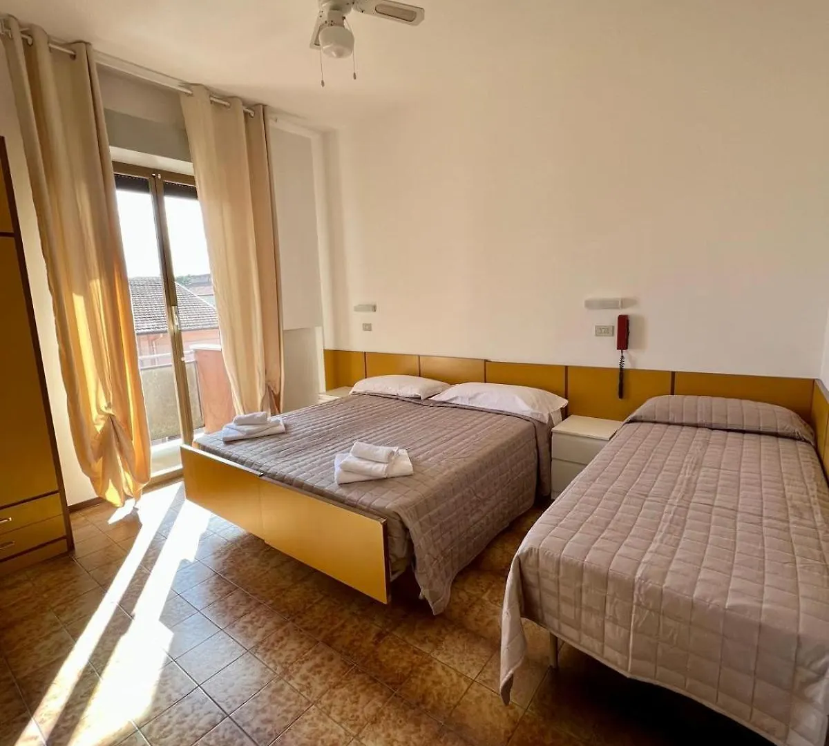 **  Hotel Villa Dei Fiori ベラーリア・イジェア・マリーナ イタリア