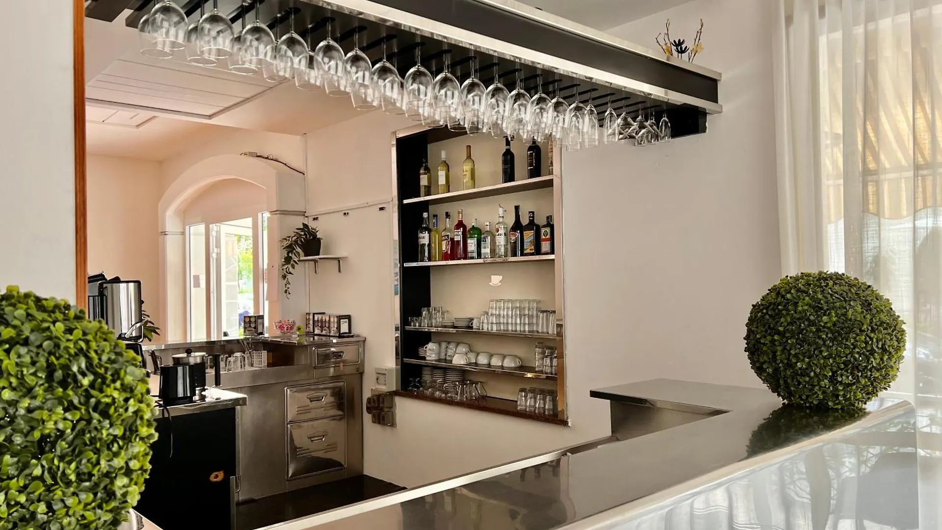 Hotel Villa Dei Fiori ベラーリア・イジェア・マリーナ 2*,