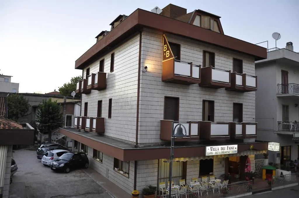 Hotel Villa Dei Fiori ベラーリア・イジェア・マリーナ